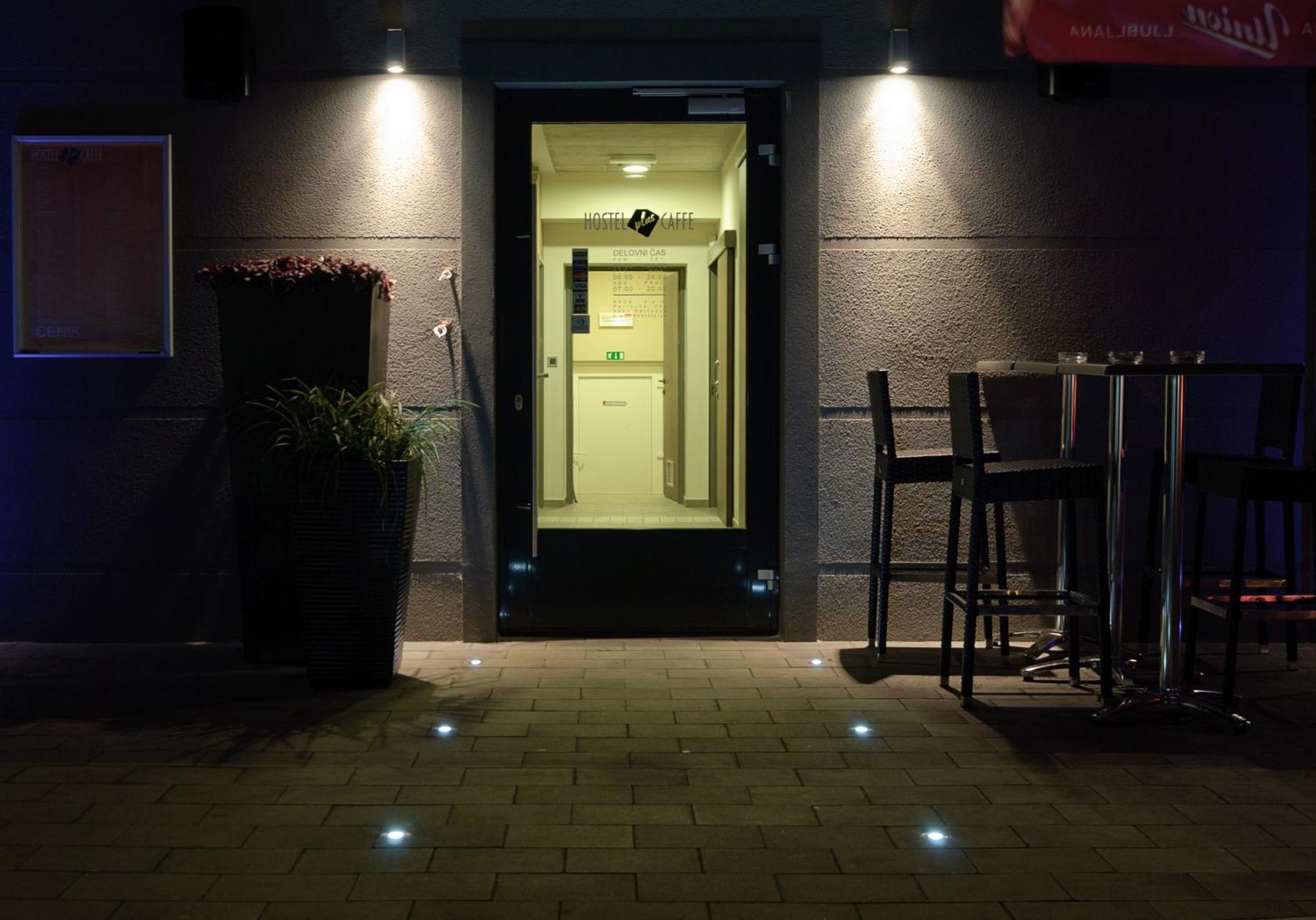 Hostel Plus Caffe Petrovce Экстерьер фото
